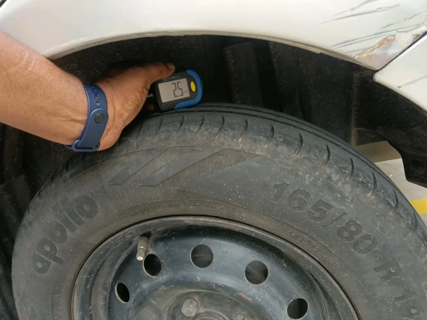 2016 Maruti Swift Dzire VXI, CNG, Manual, 1,01,518 km, tyre