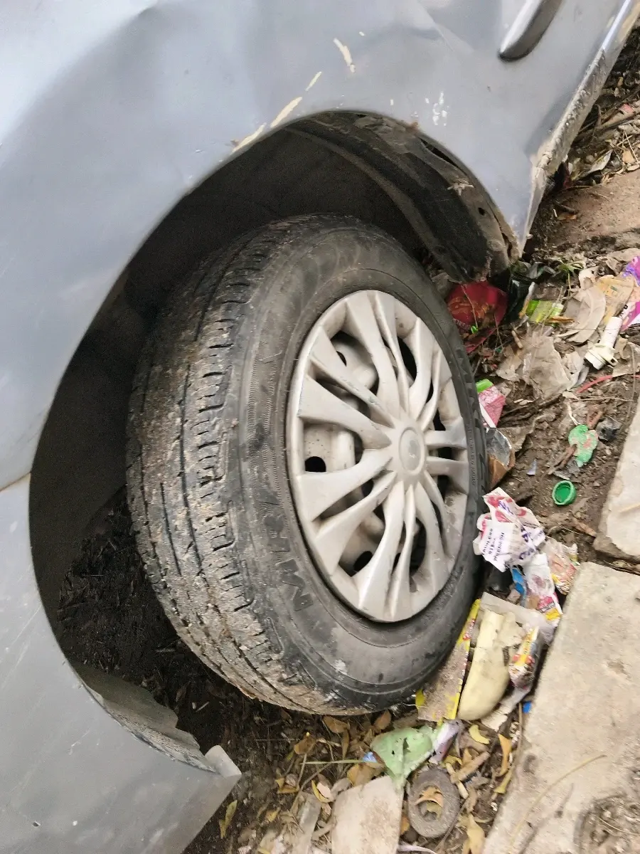 2013 Maruti Wagon R 1.0 LXI CNG, CNG, Manual, 95,417 km, tyre