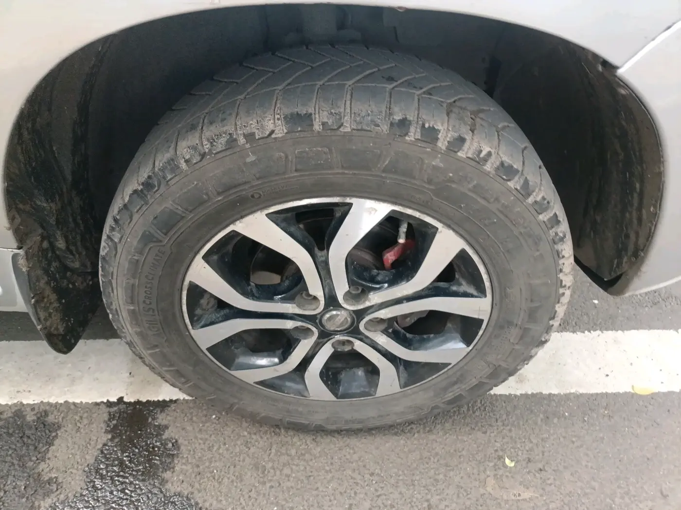 2014 Nissan Terrano XL (D), Diesel, Manual, 1,06,670 km, tyre