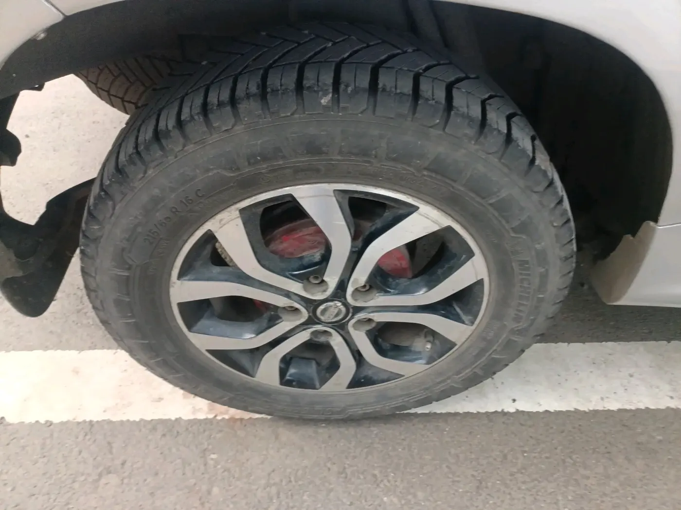 2014 Nissan Terrano XL (D), Diesel, Manual, 1,06,670 km, tyre