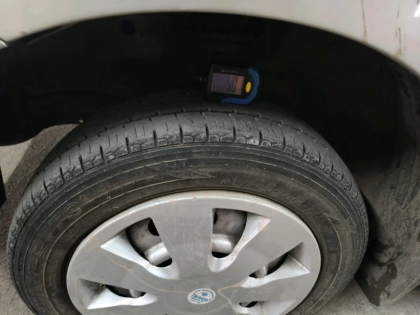 2013 Maruti Wagon R 1.0 LXI, Petrol, Manual, 63,455 km, tyre