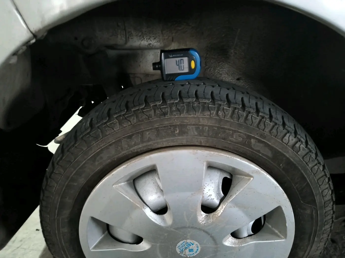 2013 Maruti Wagon R 1.0 LXI, Petrol, Manual, 63,455 km, tyre