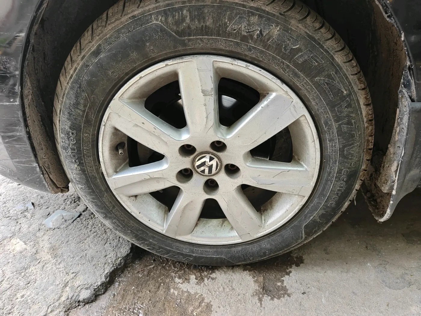 2011 Volkswagen Vento Comfortline 1.2 Petrol, Petrol, Manual, 1,10,849 km, tyre