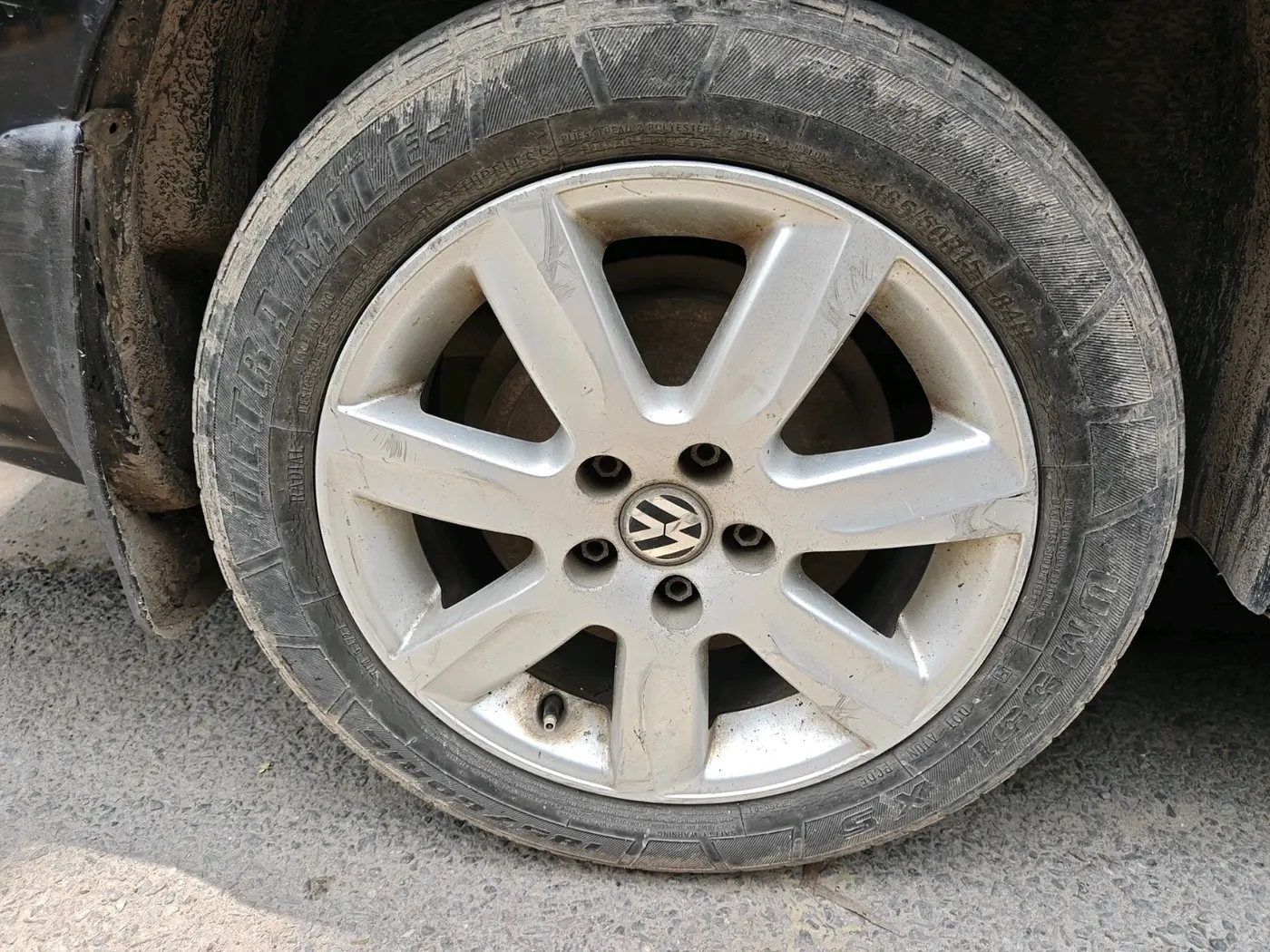 2011 Volkswagen Vento Comfortline 1.2 Petrol, Petrol, Manual, 1,10,849 km, tyre