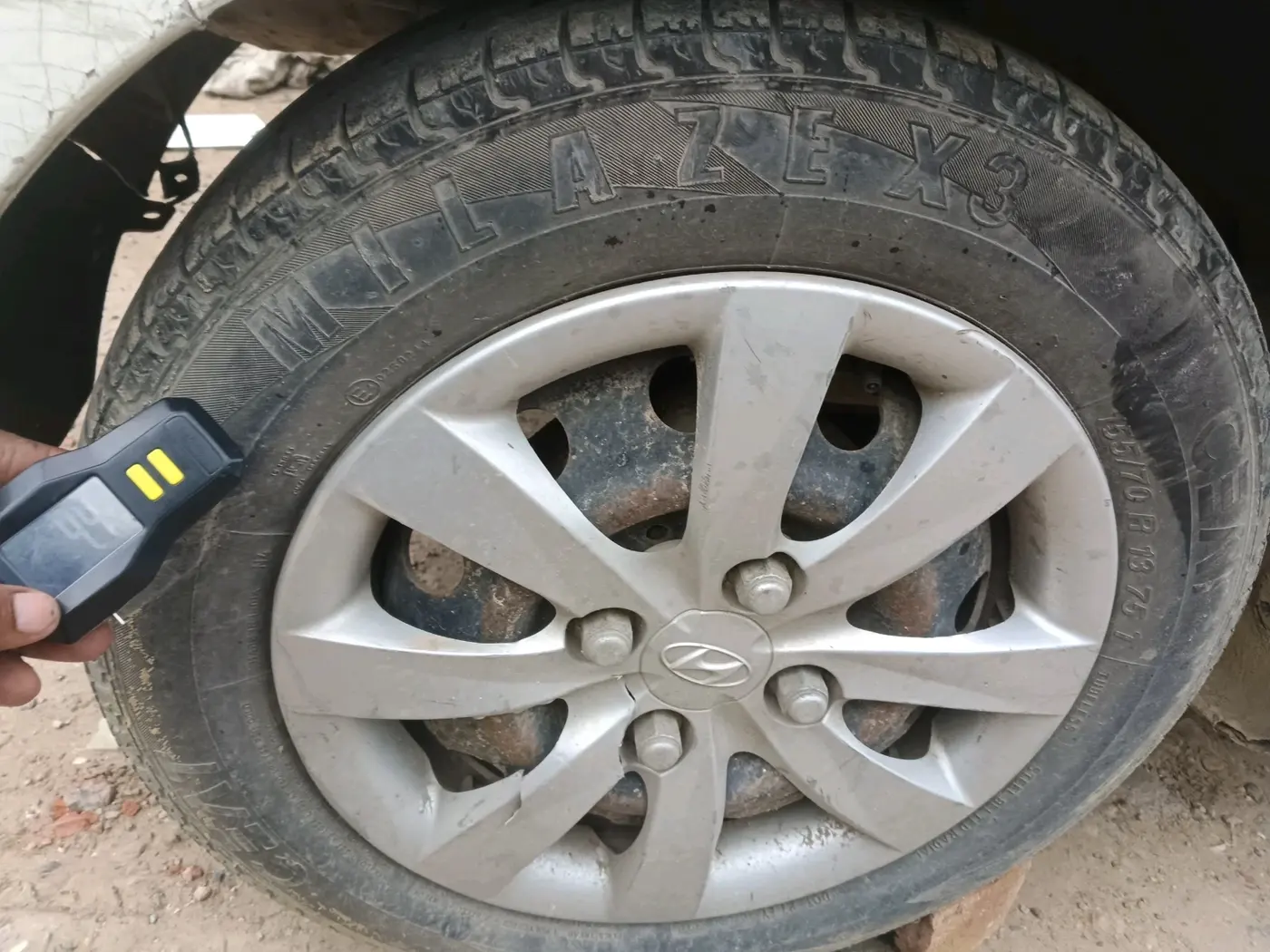 2011 Hyundai Eon MAGNA O, Petrol, Manual, 84,260 km, tyre