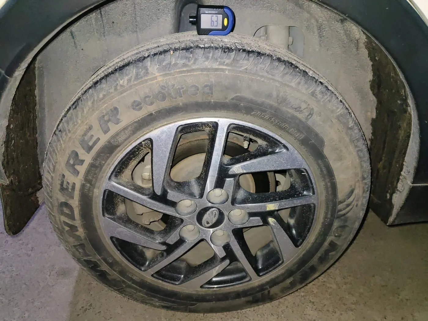2022 Mahindra XUV300 W8 (O) 1.2 PETROL, Petrol, Manual, 64,883 km, tyre