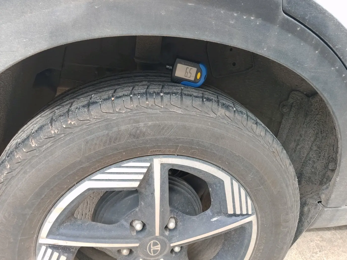 2025 Tata NEXON CREATIVE AMT 1.5 DIESEL, Diesel, Automatic, 16,163 km, tyre