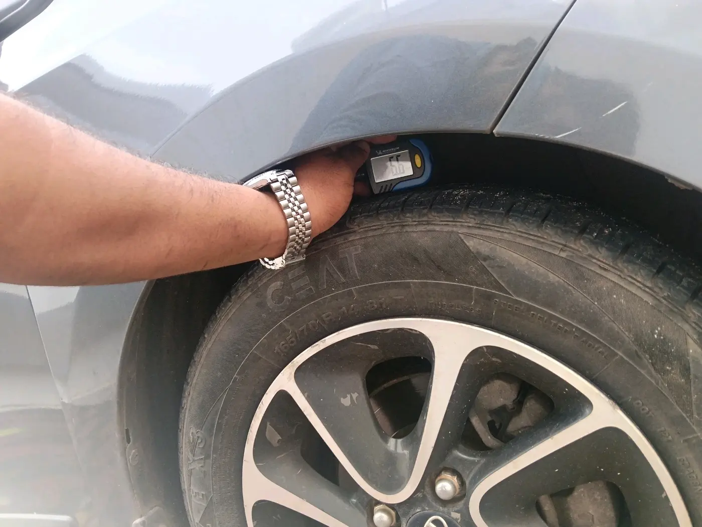 2018 Hyundai Grand i10 SPORTZ AT 1.2 KAPPA VTVT, Petrol, Automatic, 77,905 km, tyre