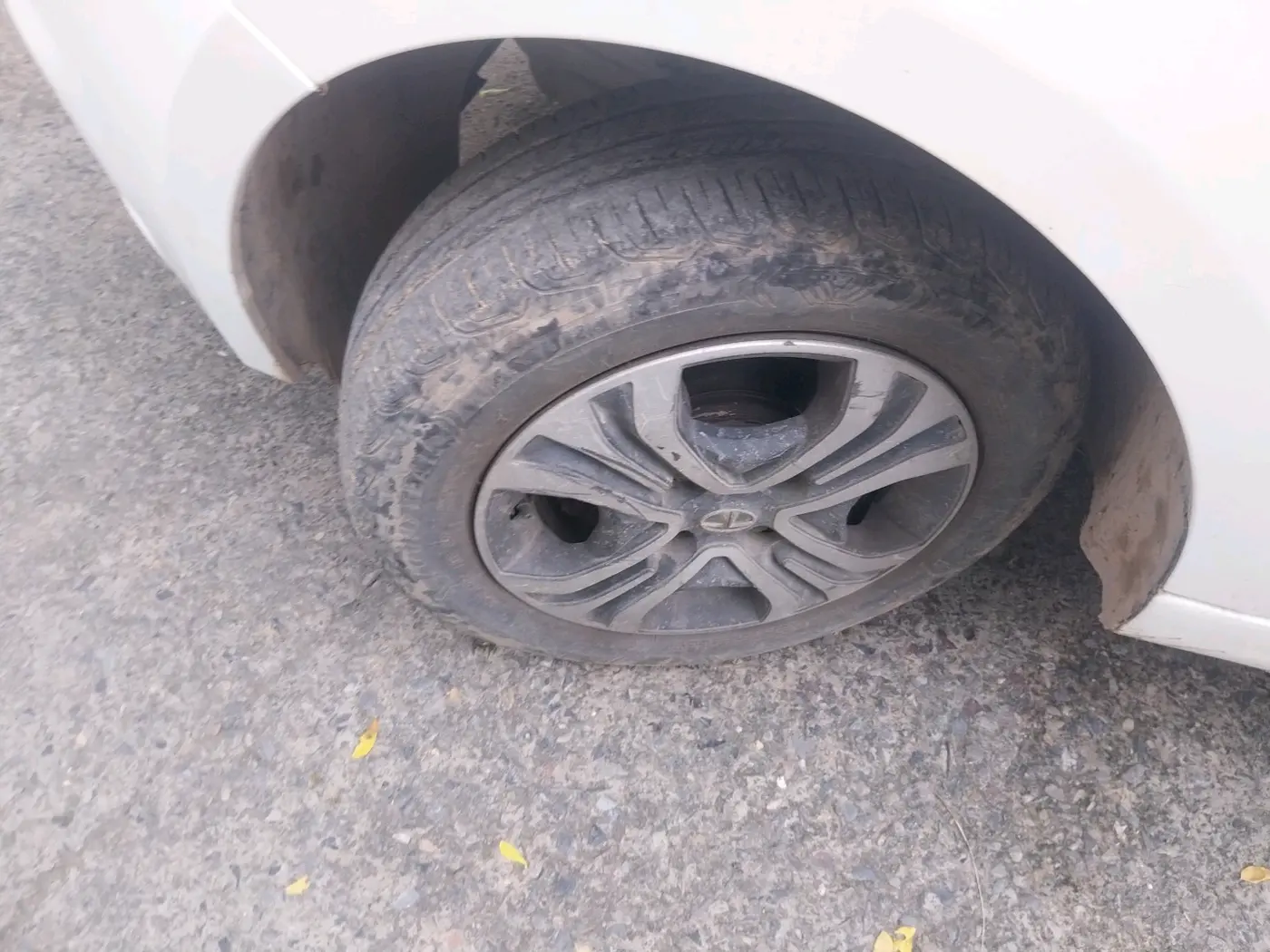 2022 Tata TIGOR XZ PLUS CNG, CNG, Manual, 32,424 km, tyre