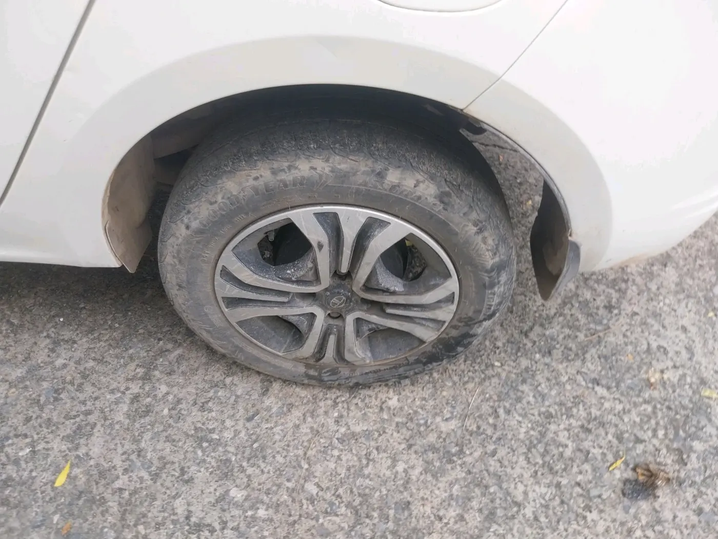 2022 Tata TIGOR XZ PLUS CNG, CNG, Manual, 32,424 km, tyre