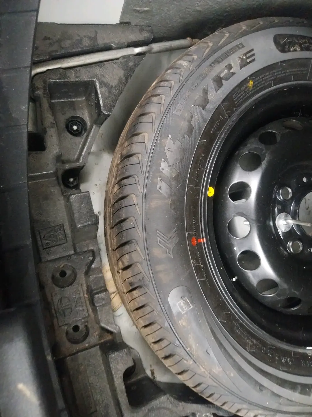 2022 Tata TIGOR XZ PLUS CNG, CNG, Manual, 32,424 km, tyre