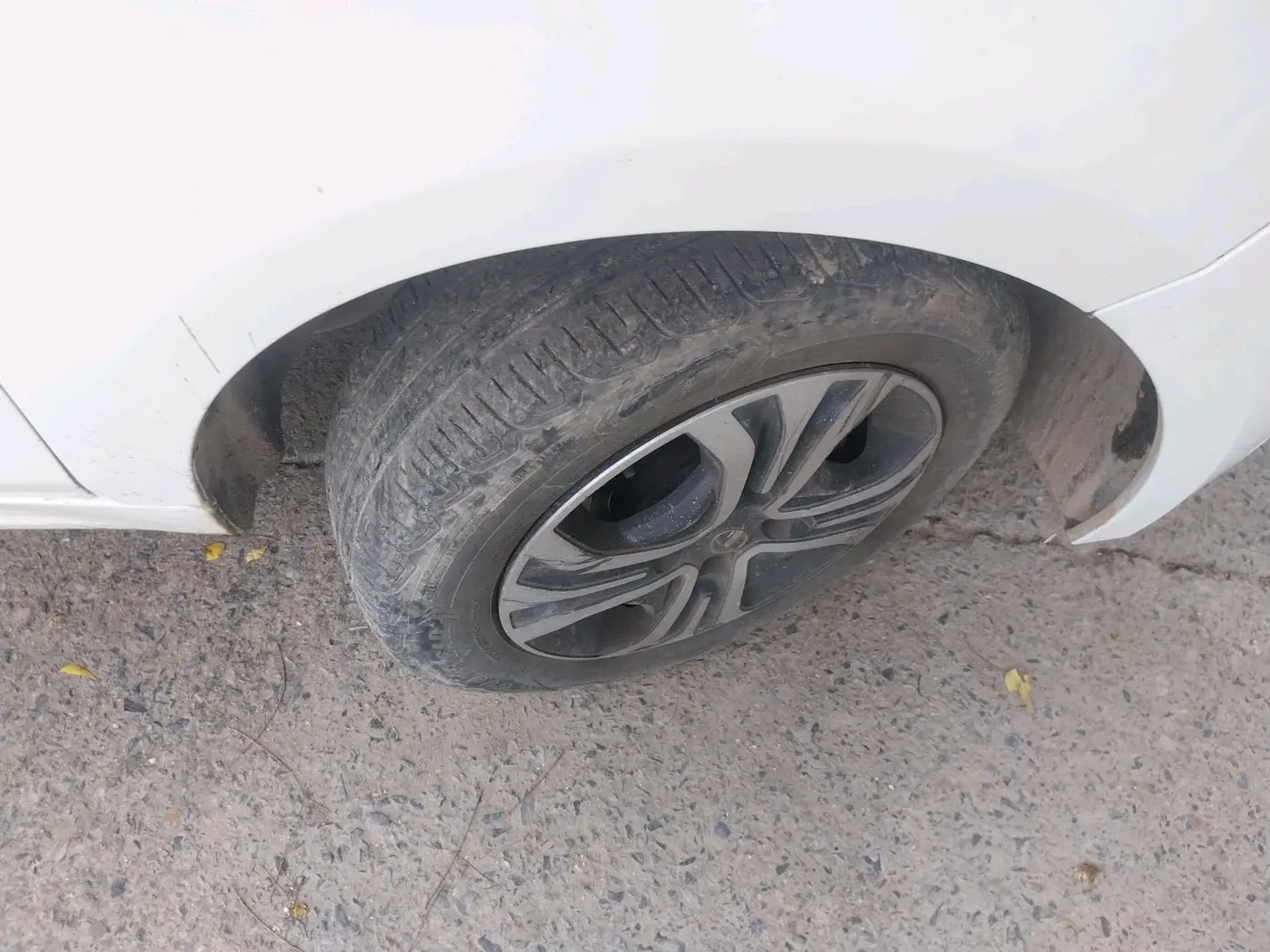 2022 Tata TIGOR XZ PLUS CNG, CNG, Manual, 32,424 km, tyre