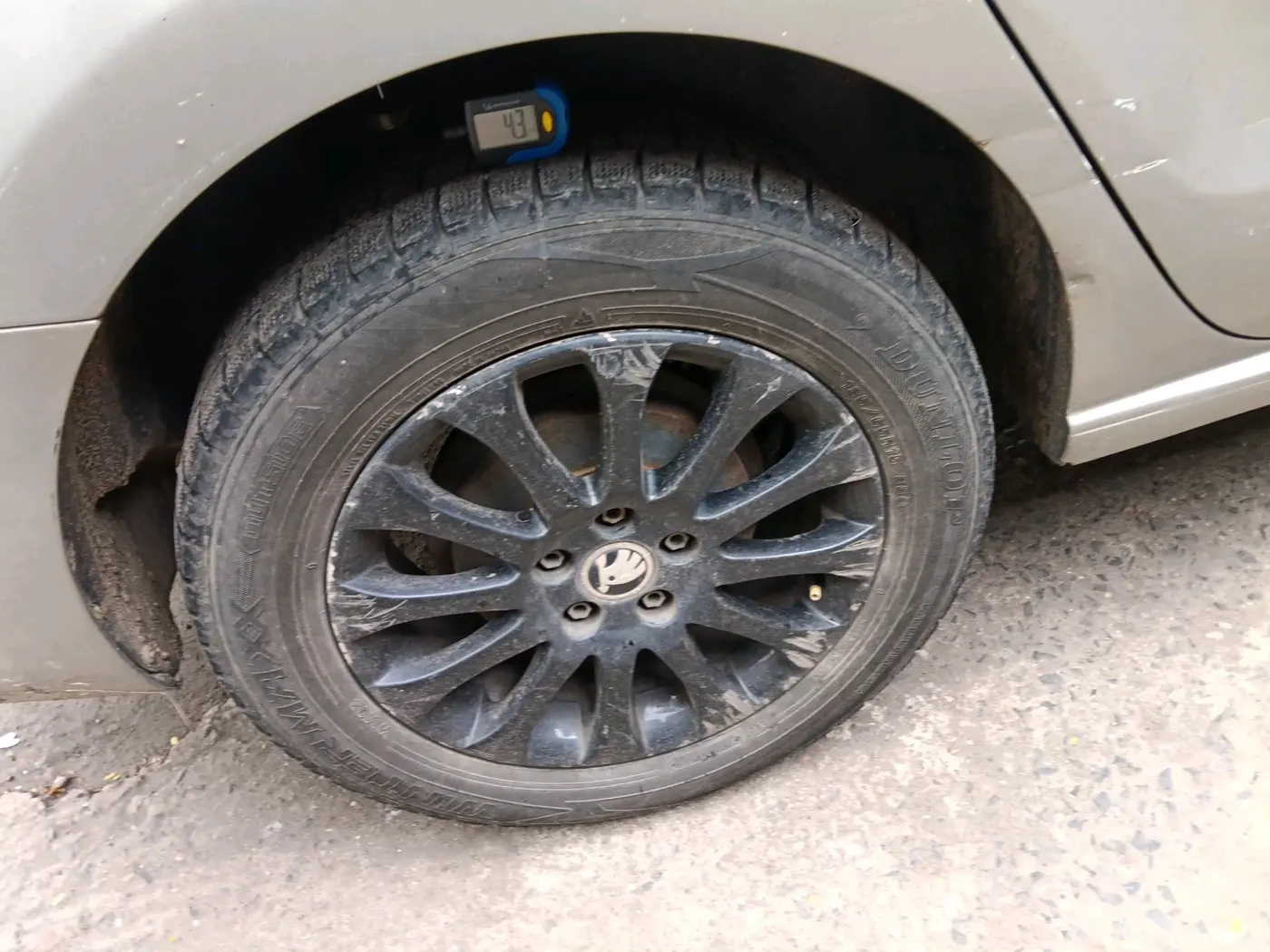 2015 Skoda Rapid AMBITION 1.5 TDI AT, Diesel, Automatic, 1,58,593 km, tyre