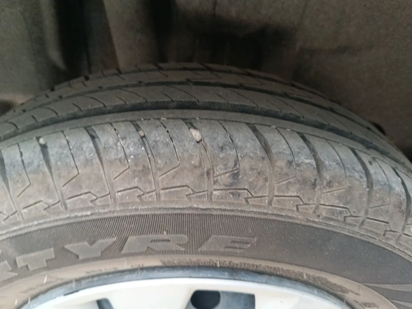 2023 Maruti Swift VXI AMT, Petrol, Automatic, 10,266 km, tyre