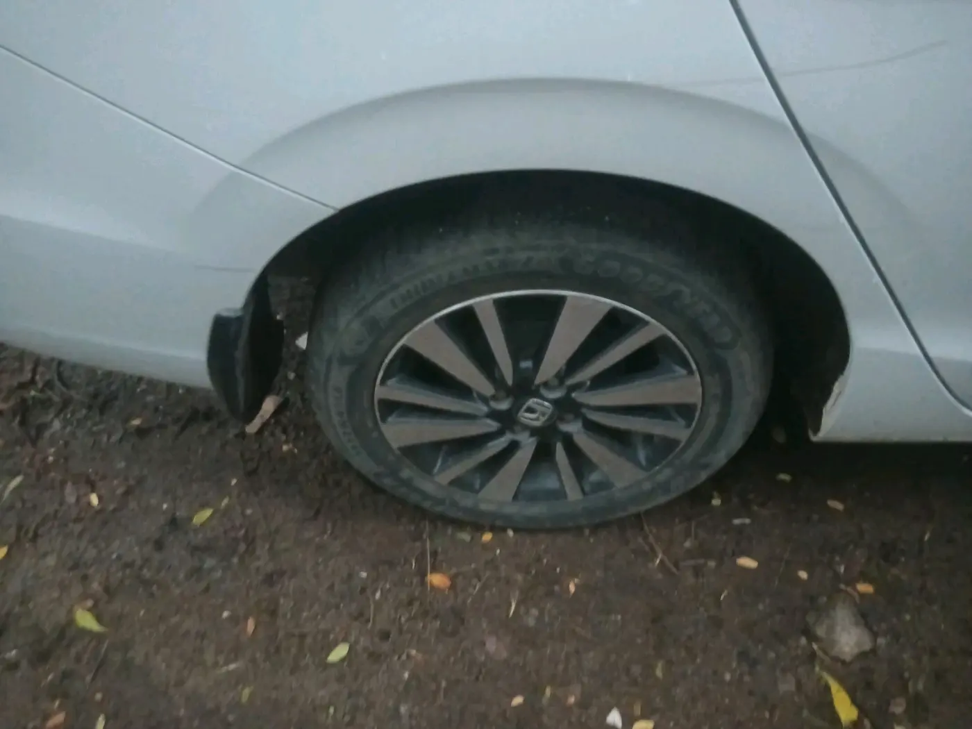 2023 Honda City 1.5L I-VTE V CVT, Petrol, Automatic, 31,801 km, tyre