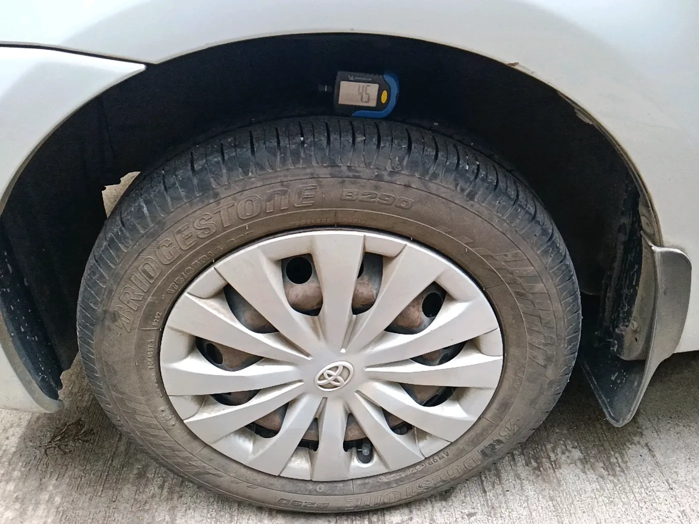 2013 Toyota Etios Liva G, Petrol, Manual, 91,582 km, tyre
