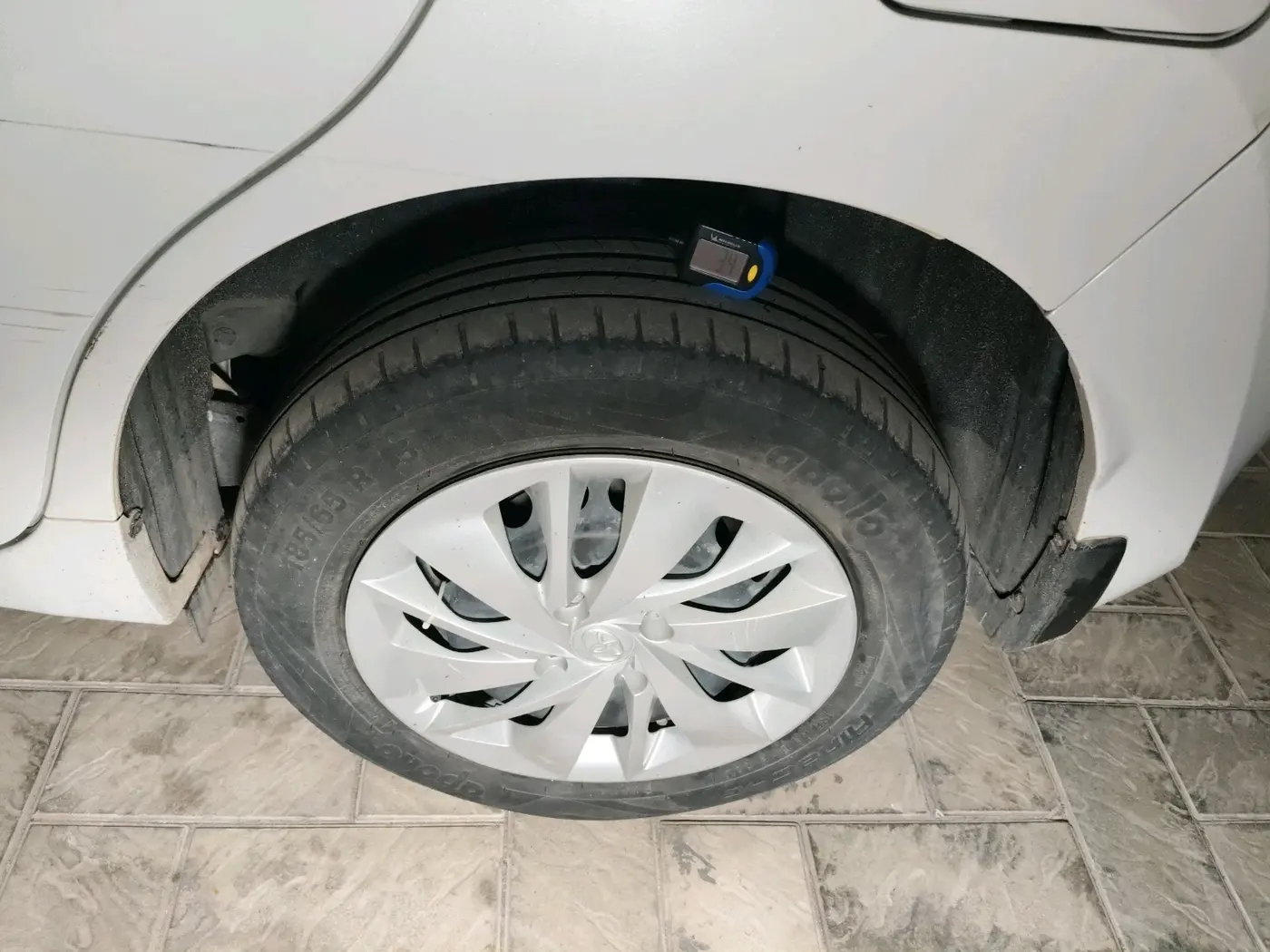 2022 Toyota Glanza S AMT, Petrol, Automatic, 64,542 km, tyre