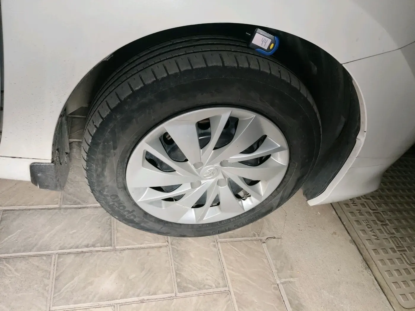 2022 Toyota Glanza S AMT, Petrol, Automatic, 64,542 km, tyre