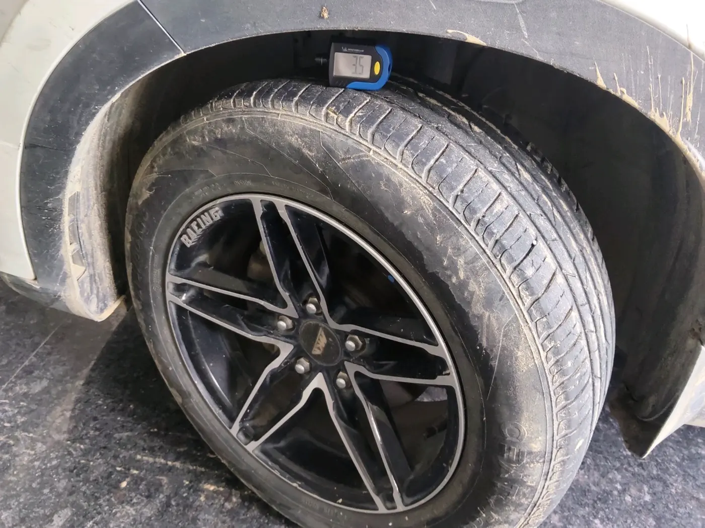 2022 Hyundai VENUE SX 1.0 TURBO, Petrol, Manual, 50,192 km, tyre
