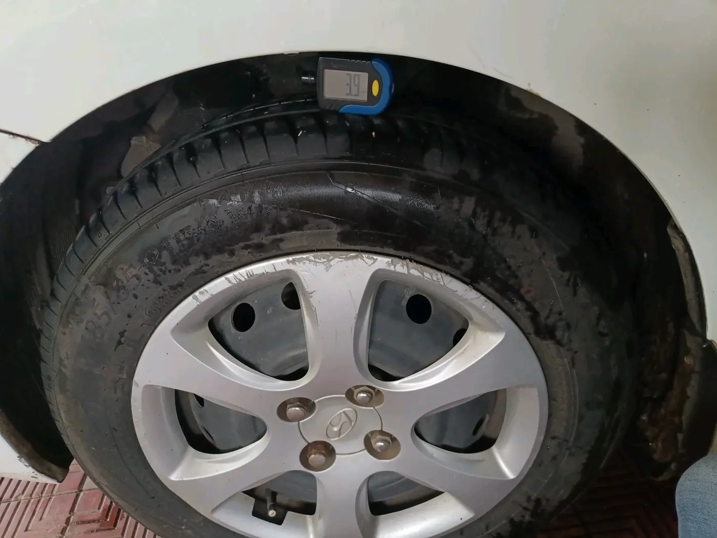 2012 Hyundai Verna FLUIDIC VTVT 1.6 EX AT, Petrol, Automatic, 70,626 km, tyre
