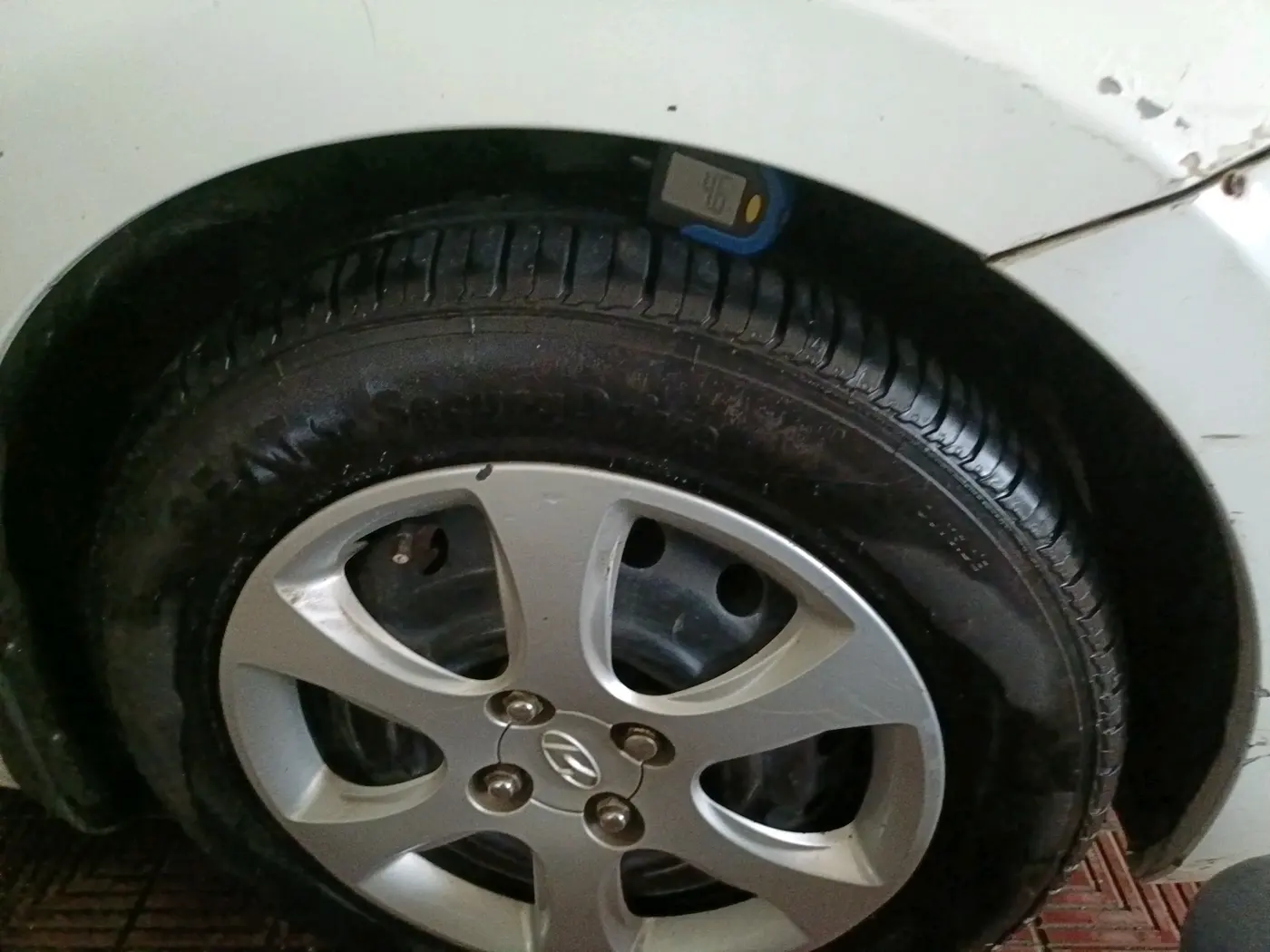 2012 Hyundai Verna FLUIDIC VTVT 1.6 EX AT, Petrol, Automatic, 70,626 km, tyre