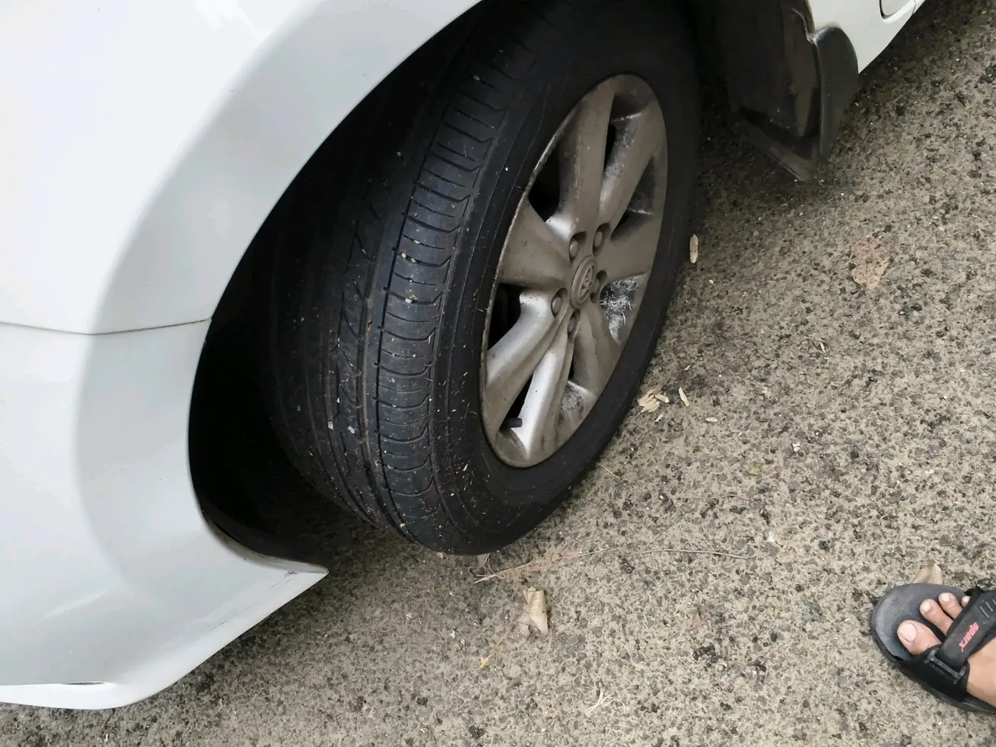 2015 Toyota Corolla Altis G CVT PETROL, Petrol, Automatic, 1,17,580 km, tyre