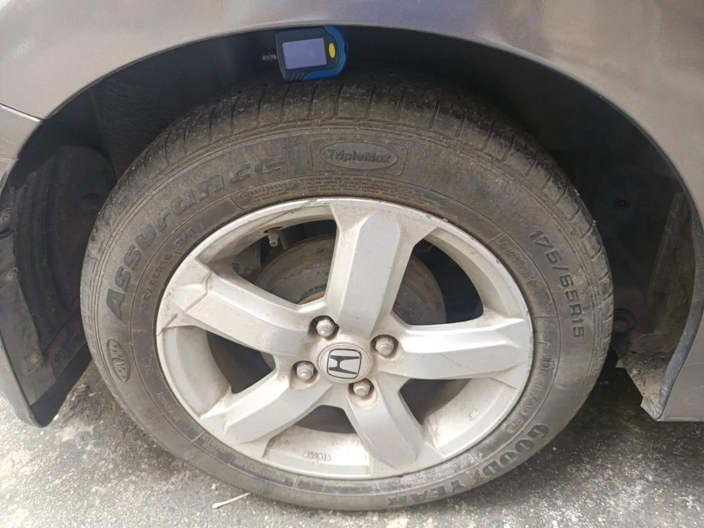 2011 Honda City 1.5L I-VTEC V MT, Petrol, Manual, 2,774 km, tyre