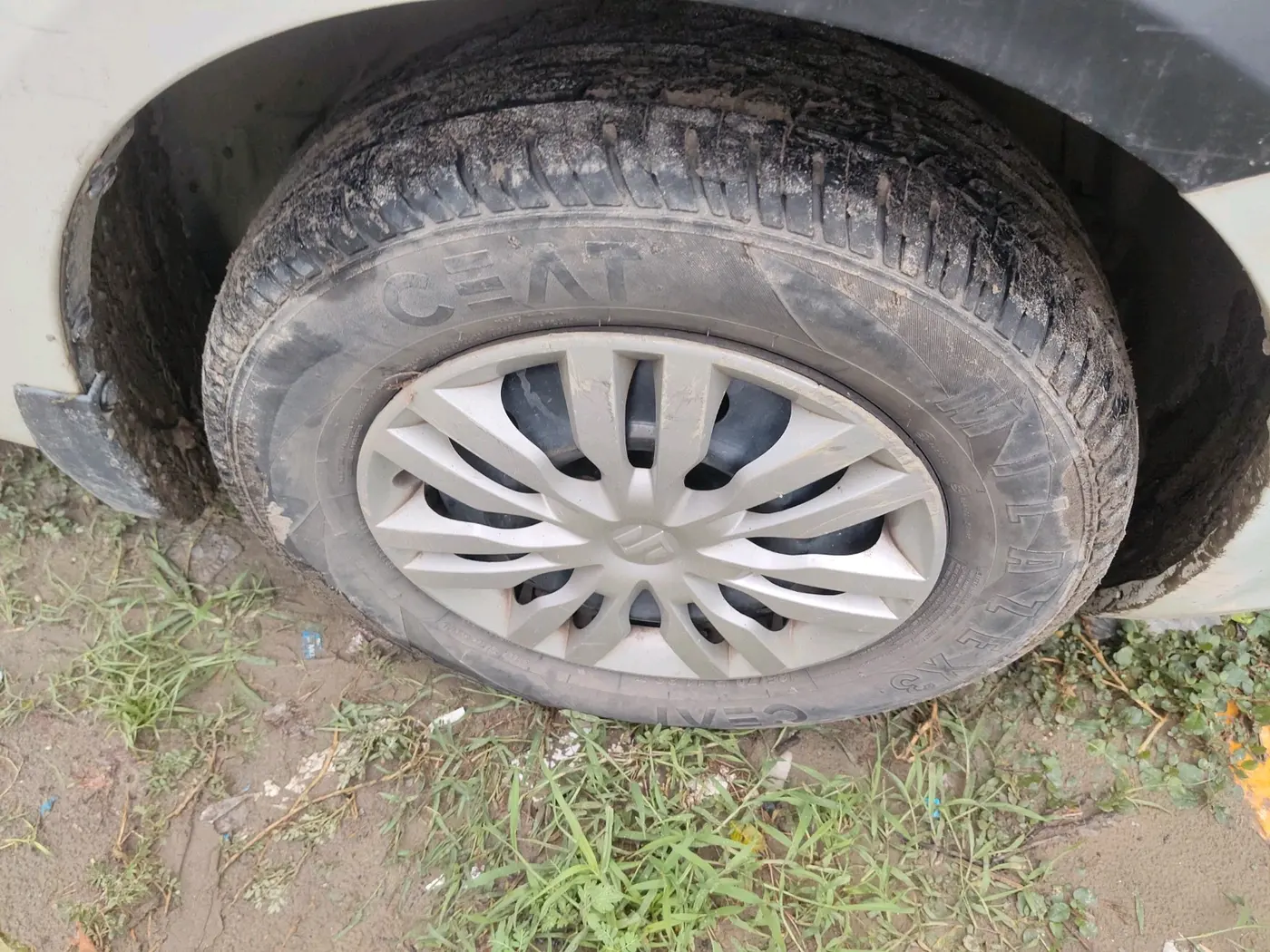 2012 Maruti Swift Dzire VXI, Petrol, Manual, 1,26,161 km, tyre