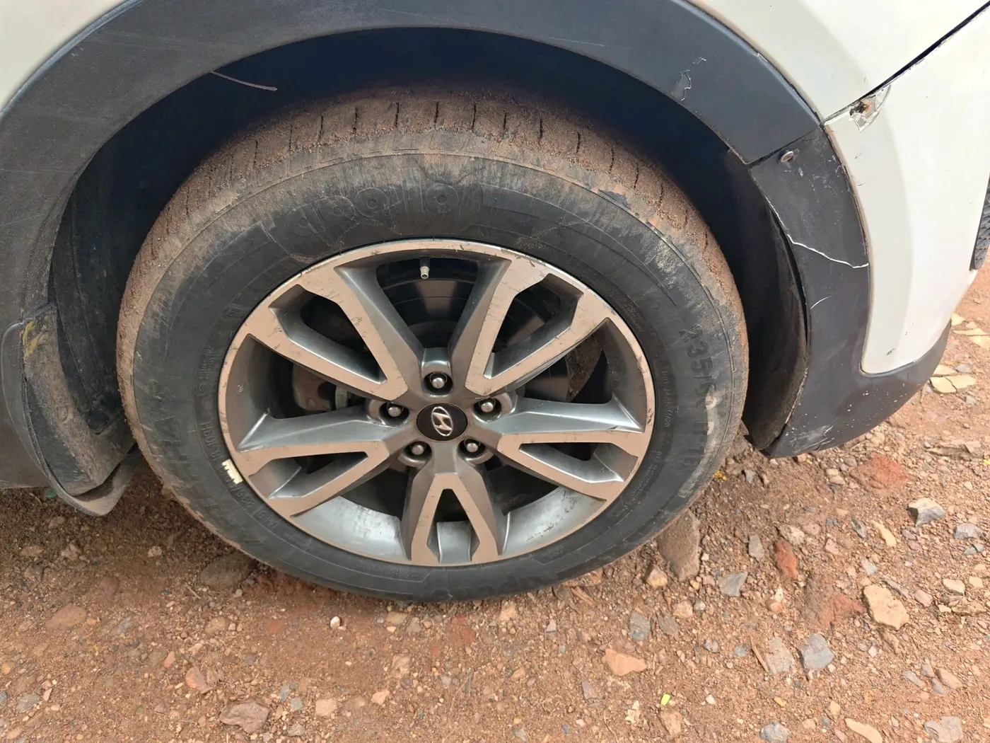 2014 Hyundai Santa Fe 4 WD AT, Diesel, Automatic, 85,763 km, tyre