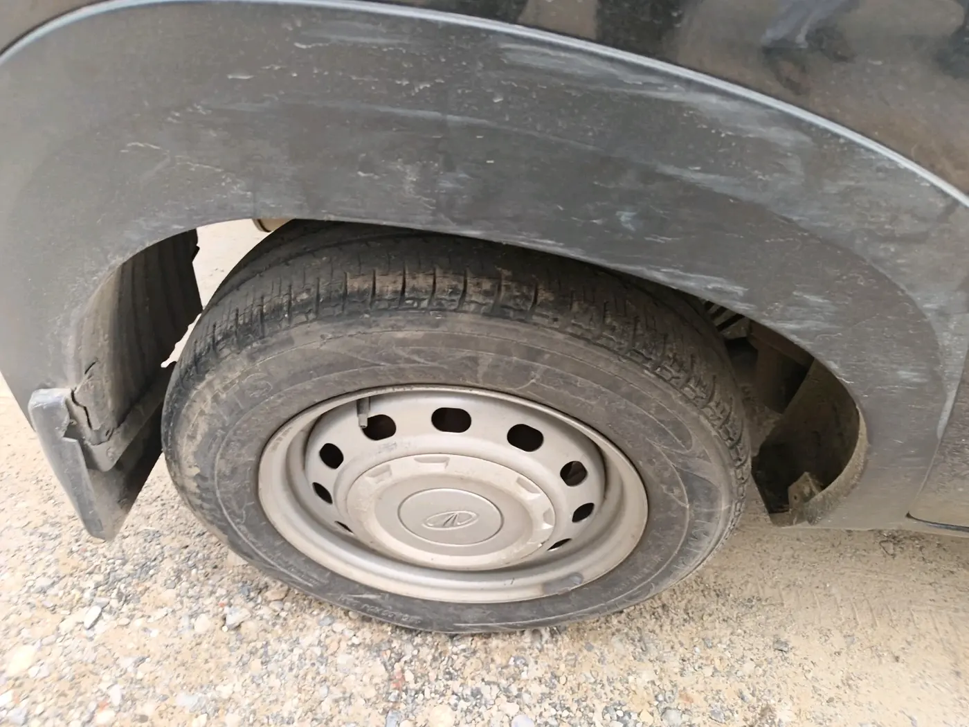 2018 Mahindra KUV 100 NXT K2 P 6 STR, Petrol, Manual, 66,452 km, tyre