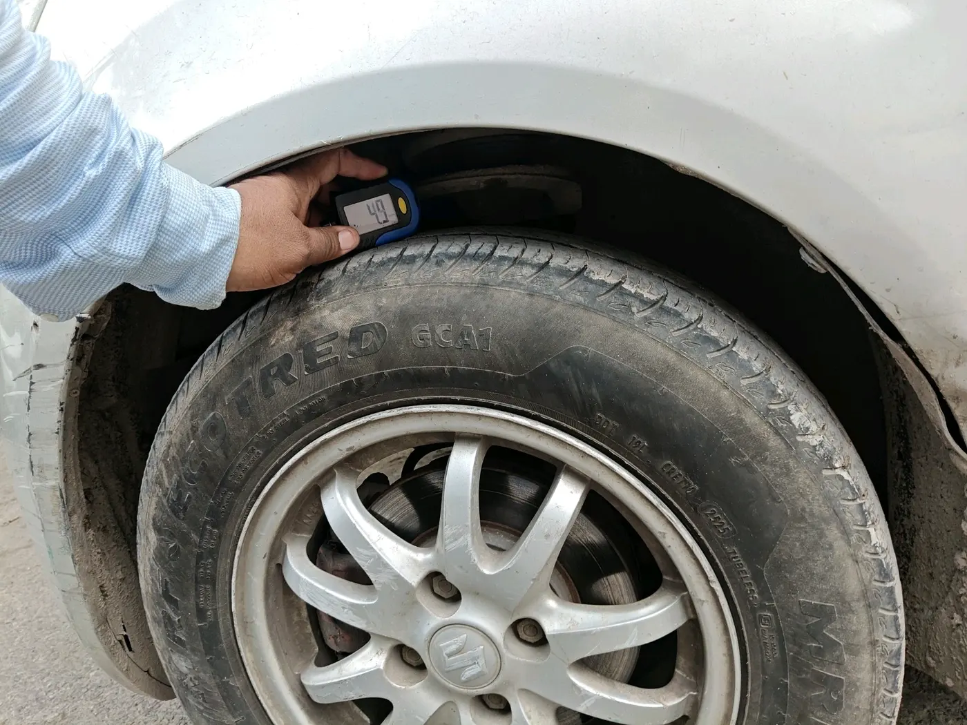 2012 Maruti Ritz VXI, CNG, Manual, 1,11,778 km, tyre