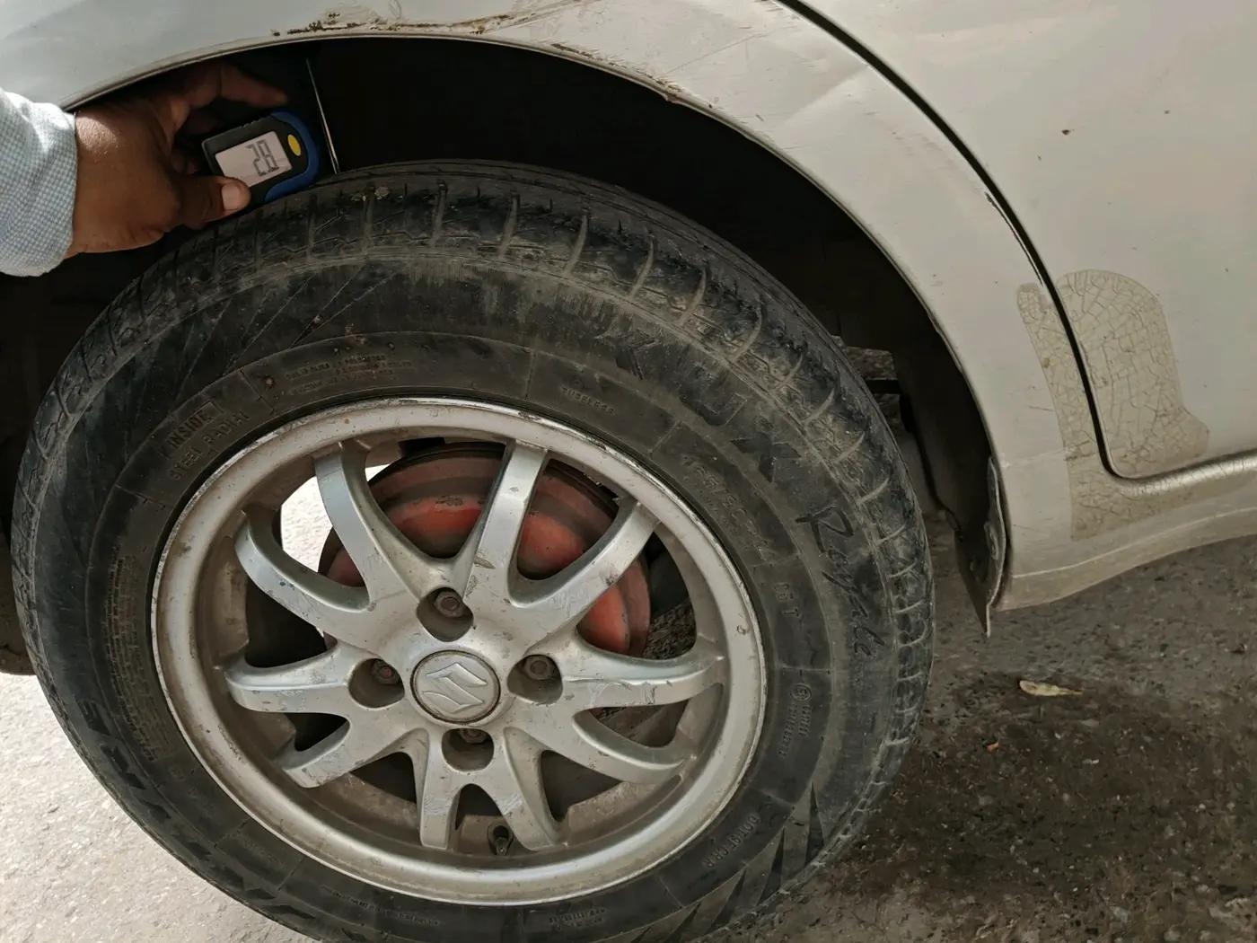 2012 Maruti Ritz VXI, CNG, Manual, 1,11,778 km, tyre