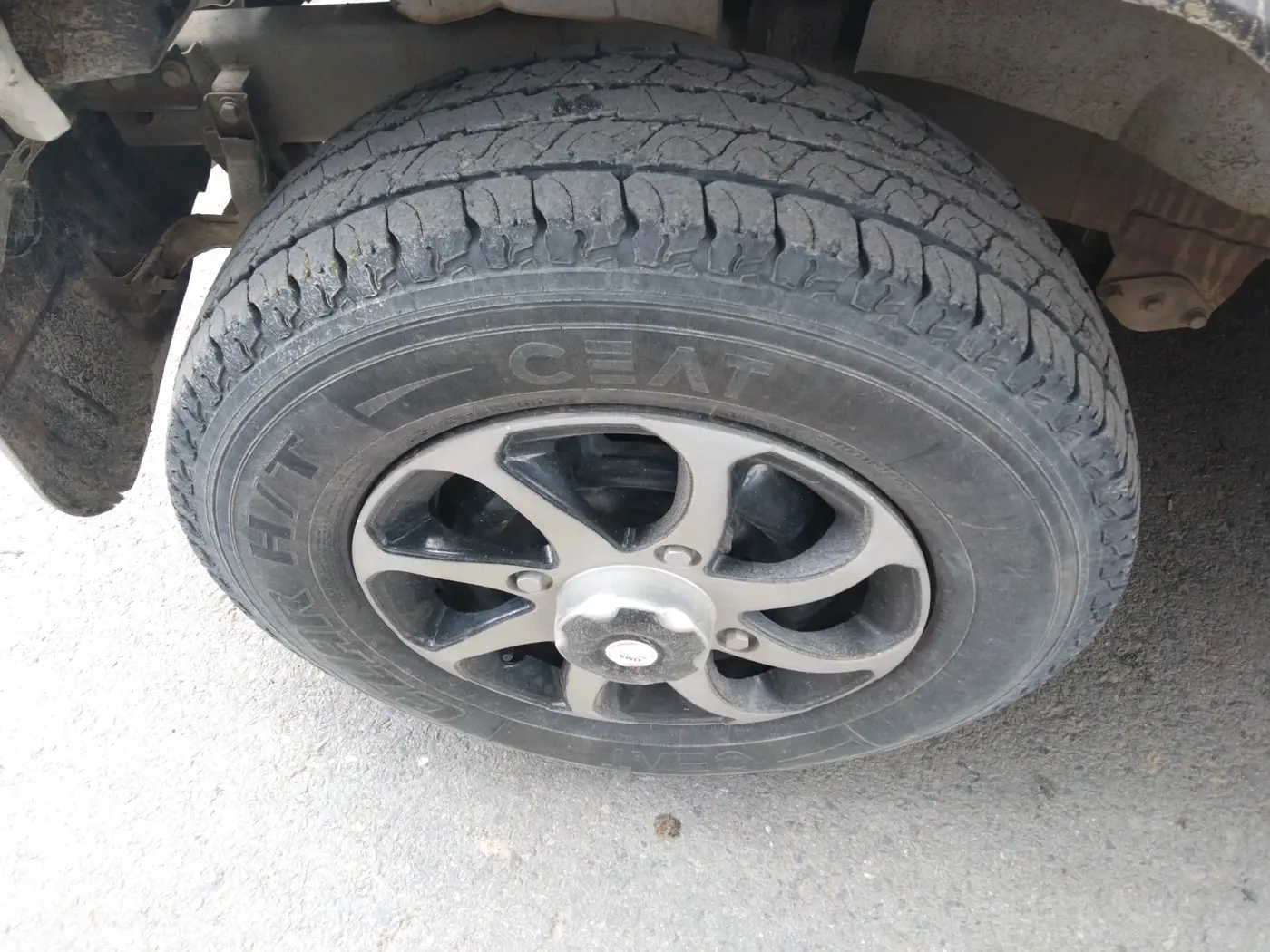 2017 Mahindra Bolero EX BS IV, Diesel, Manual, 69,028 km, tyre