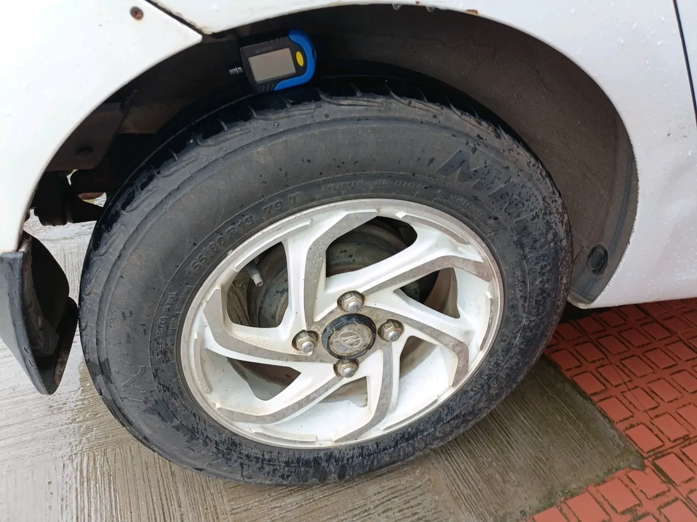 2012 Hyundai i10 ASTA 1.2 AT SUNROOF, Petrol, Automatic, 74,123 km, tyre