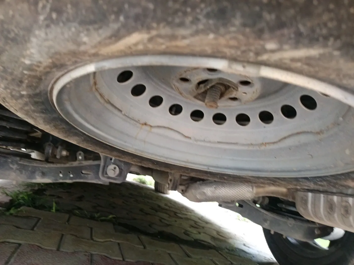 2022 Mahindra XUV700 AX 5 P AT 5 STR, Petrol, Automatic, 27,516 km, tyre