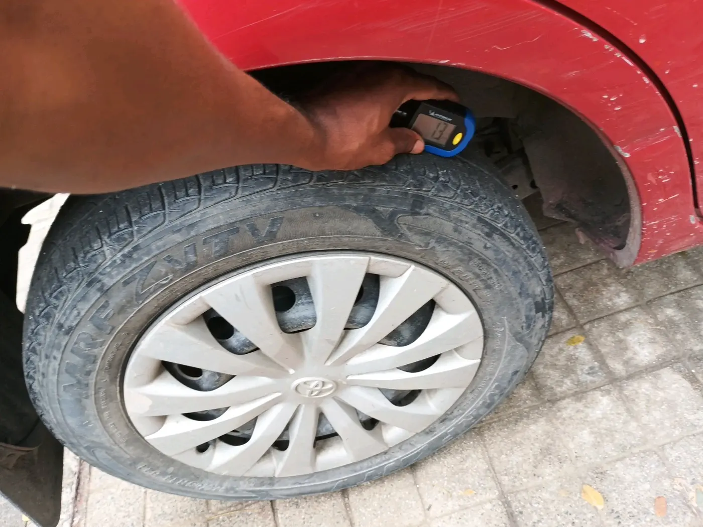 2011 Toyota Etios Liva G, Petrol, Manual, 72,206 km, tyre