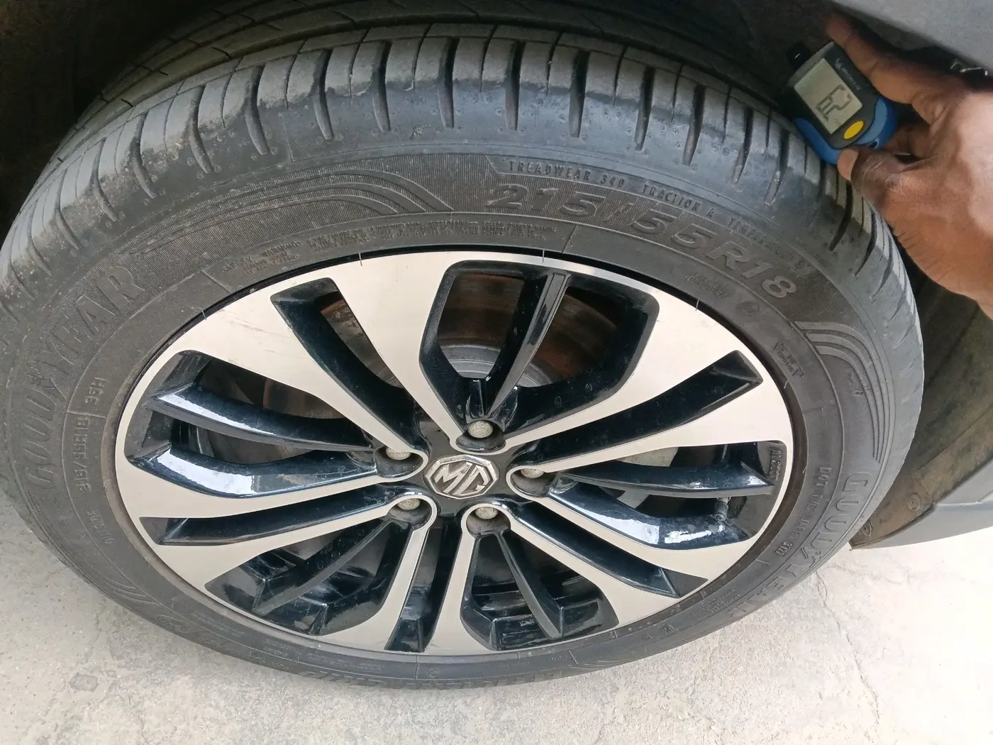 2022 MG HECTOR SHARP 1.5 PETROL CVT, Petrol, Automatic, 15,836 km, tyre