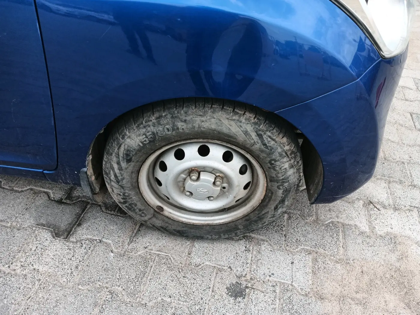 2017 Hyundai Eon ERA +, Petrol, Manual, 52,435 km, tyre