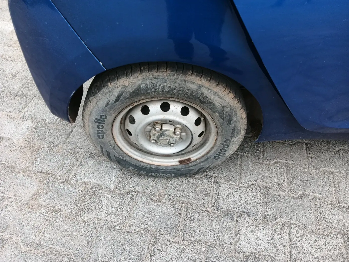 2017 Hyundai Eon ERA +, Petrol, Manual, 52,435 km, tyre