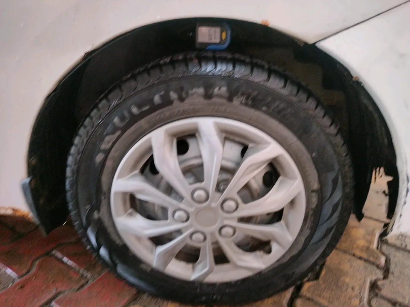 2017 Hyundai Eon ERA +, Petrol, Manual, 48,362 km, tyre
