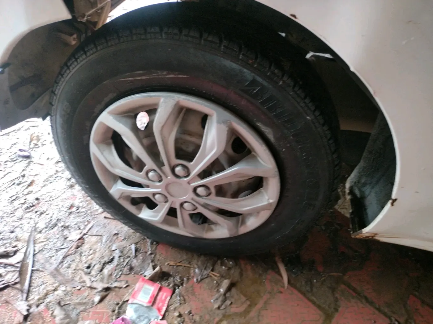 2017 Hyundai Eon ERA +, Petrol, Manual, 48,362 km, tyre