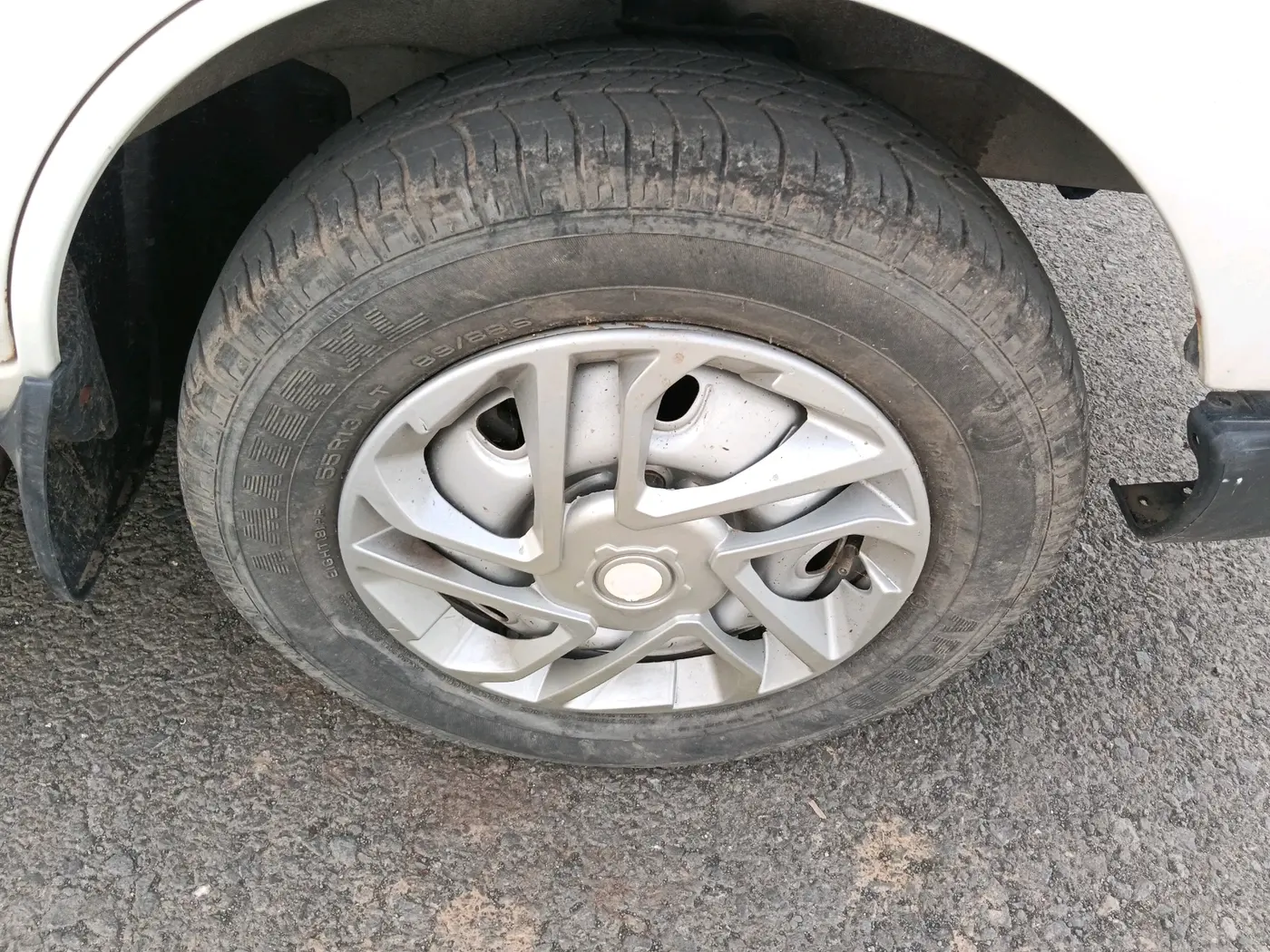 2021 Maruti Eeco 5 STR WITH A/C+HTR, Petrol, Manual, 18,456 km, tyre