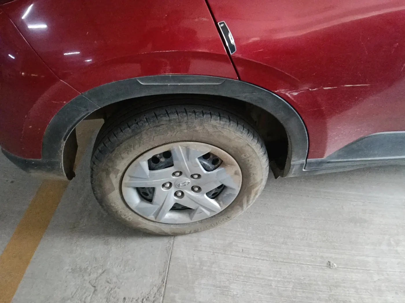 2021 Hyundai VENUE E 1.2, CNG, Manual, 82,438 km, tyre
