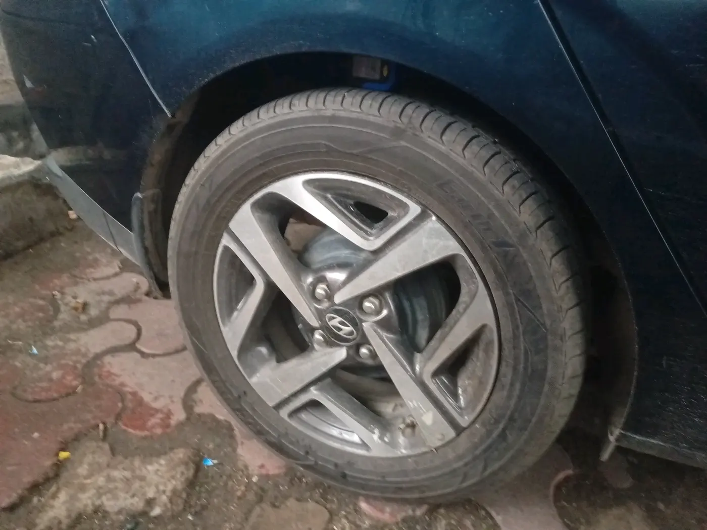 2022 Hyundai AURA SX 1.2, Petrol, Manual, 78,020 km, tyre