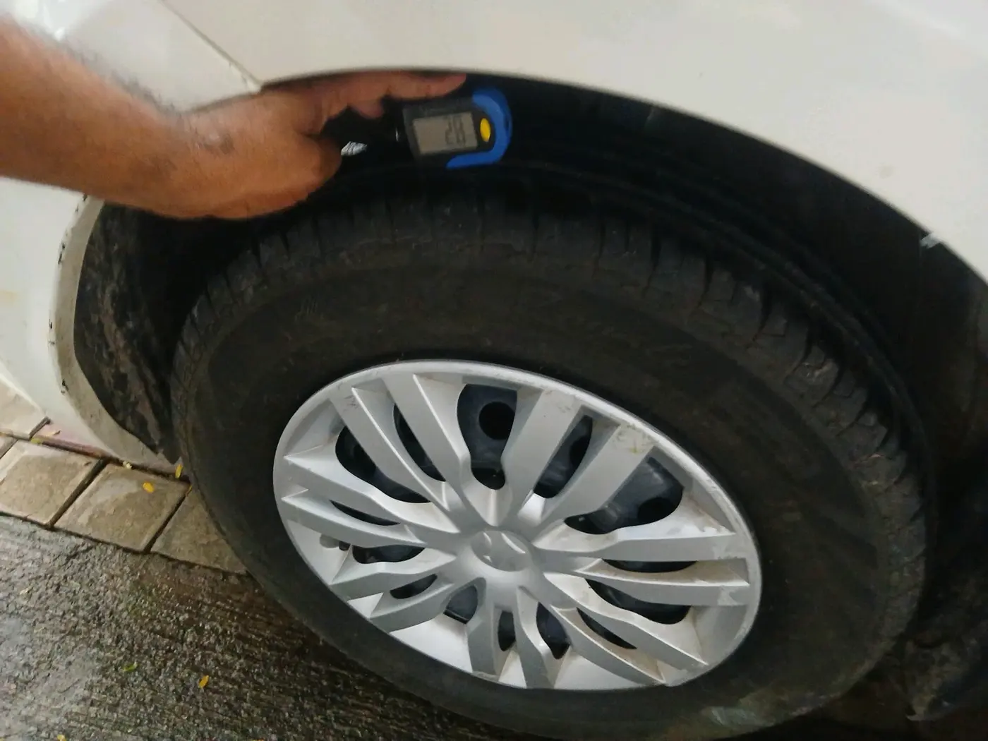 2021 Maruti Dzire VXI, Petrol, Manual, 46,905 km, tyre