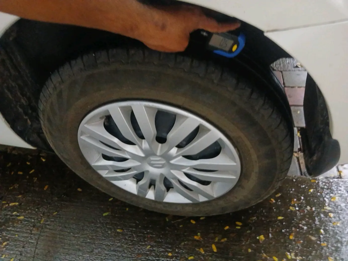 2021 Maruti Dzire VXI, Petrol, Manual, 46,905 km, tyre