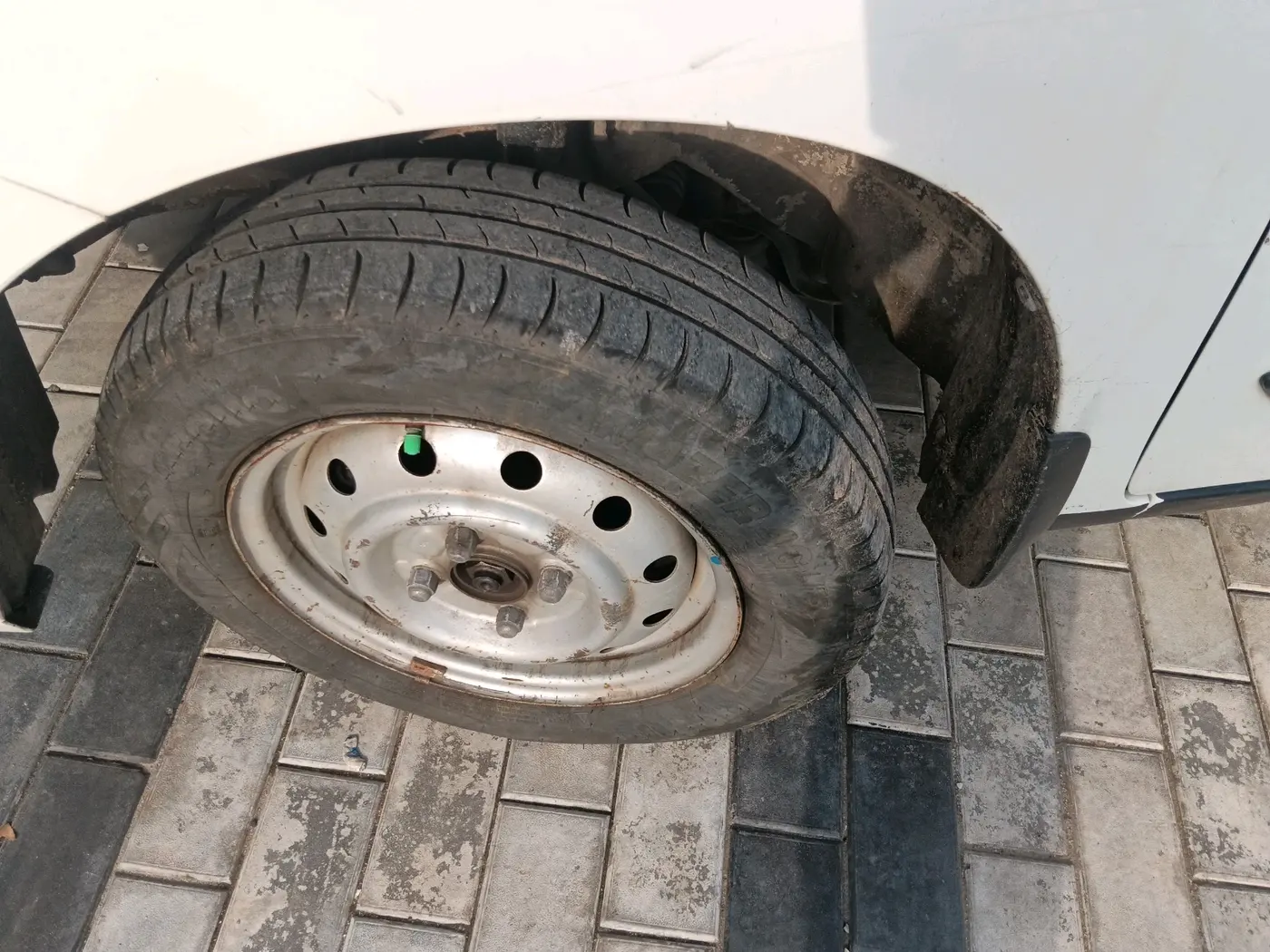 2014 Maruti Wagon R 1.0 LXI, Petrol, Manual, 1,22,228 km, tyre