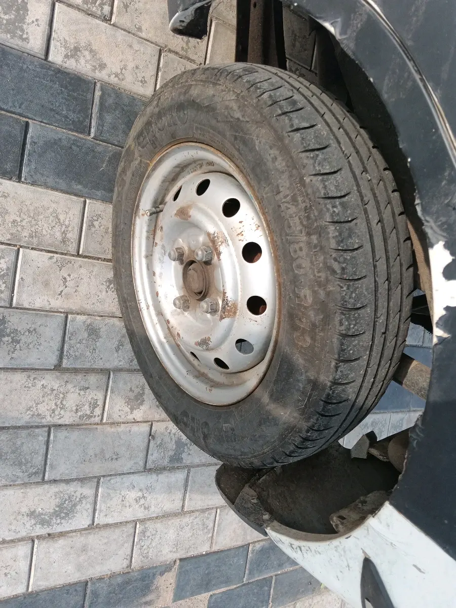 2014 Maruti Wagon R 1.0 LXI, Petrol, Manual, 1,22,228 km, tyre