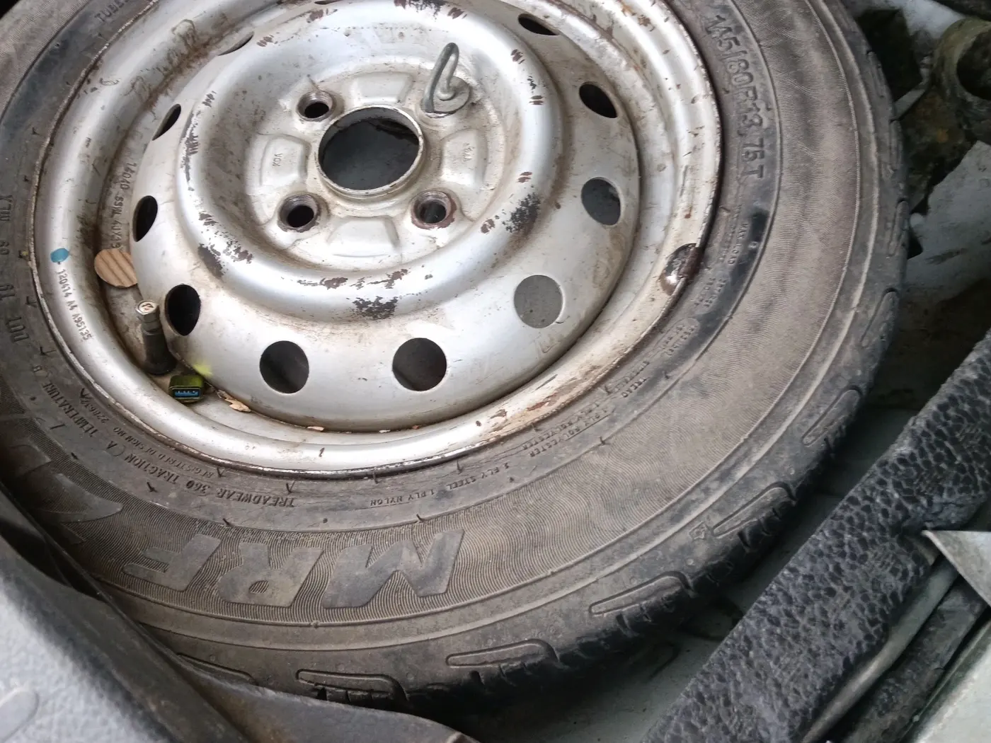 2014 Maruti Wagon R 1.0 LXI, Petrol, Manual, 1,22,228 km, tyre