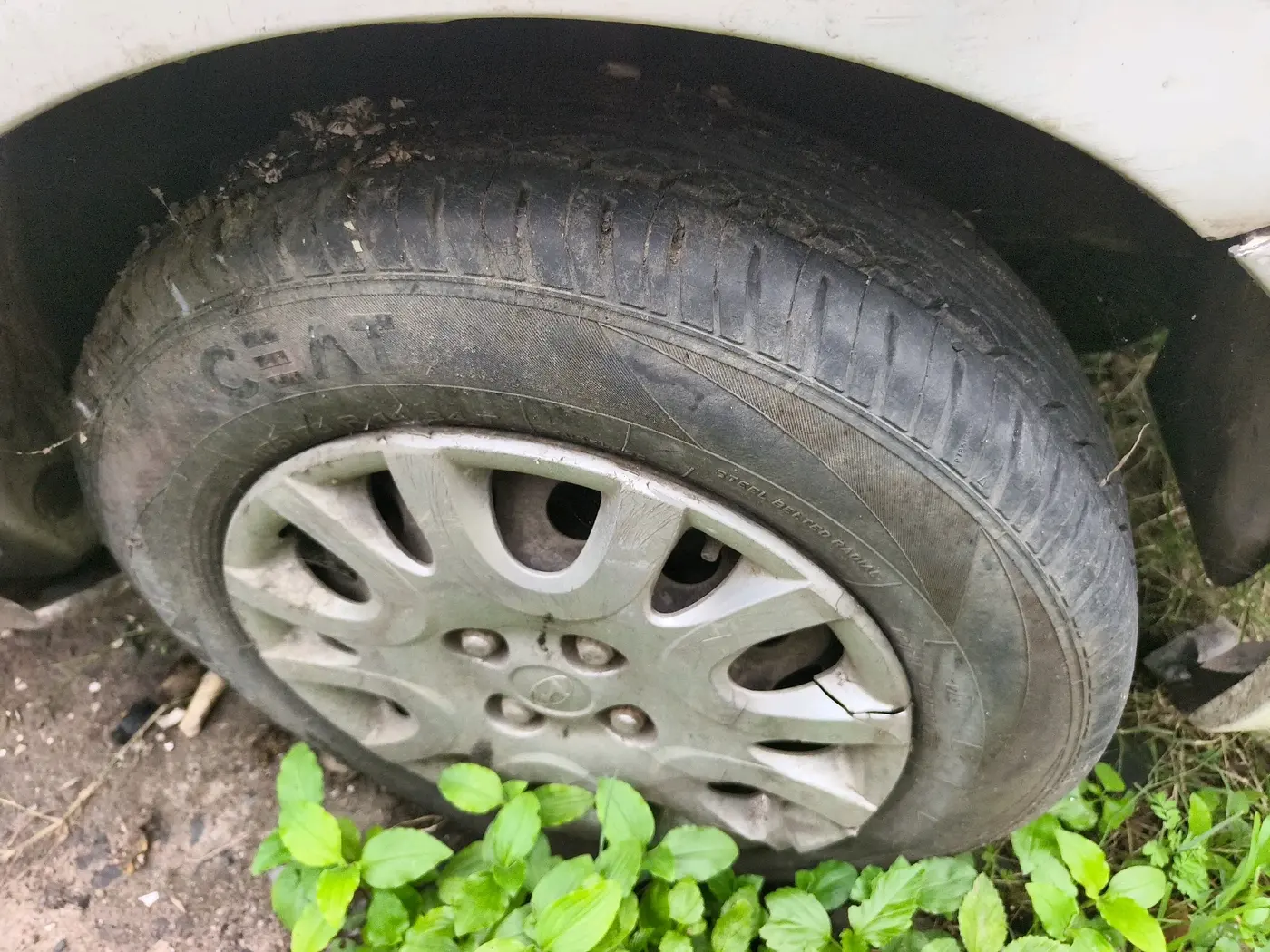 2011 Hyundai i20 MAGNA 1.4 CRDI, Diesel, Manual, 1,00,000 km, tyre